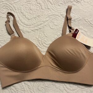 Warners Blissful Benefits Wireless bra NWT 40B